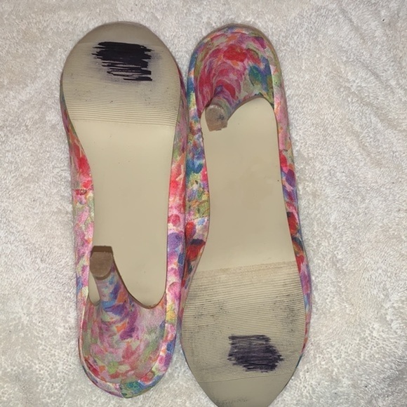 MADDEN GIRL GETTA FLORAL PUMP - Picture 4 of 11